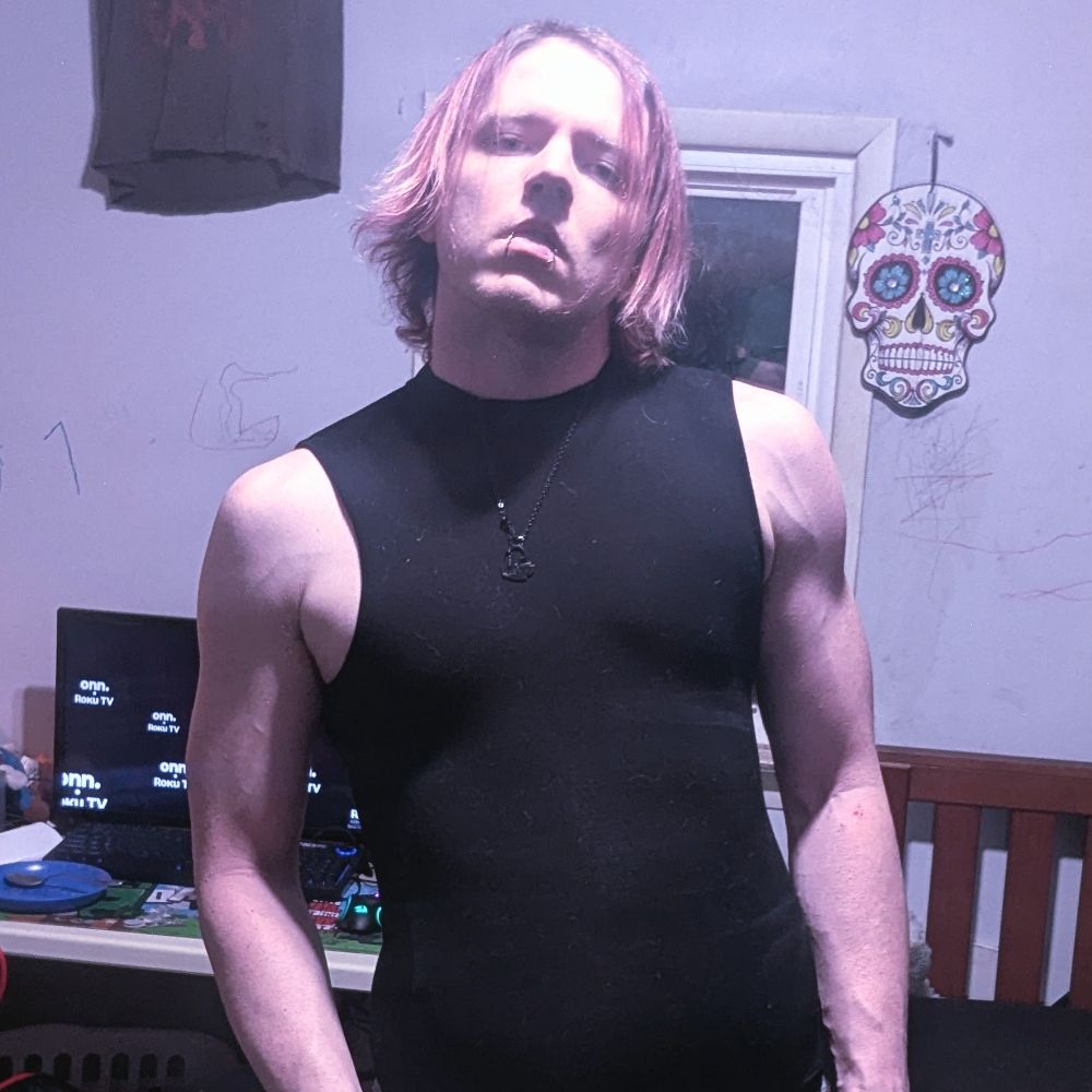 @goldenaxedoom.bsky.social avatar